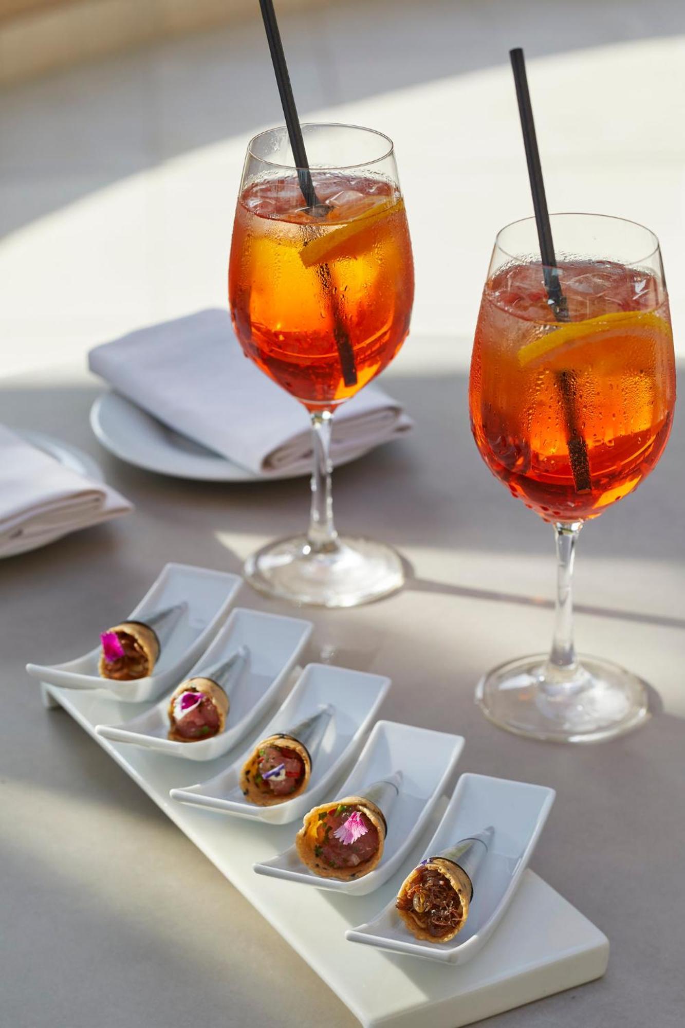 Отель Mandarin Oriental, Сантьяго Экстерьер фото Aperol Spritz