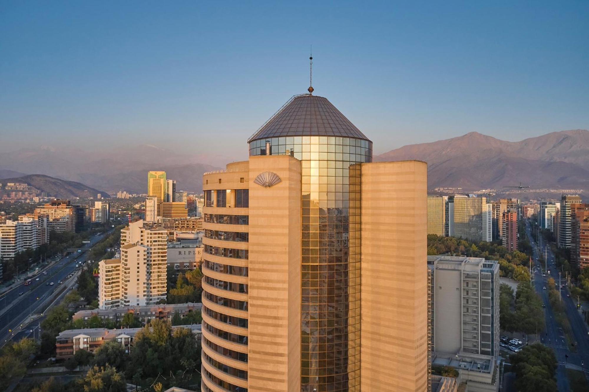 Отель Mandarin Oriental, Сантьяго Экстерьер фото The hotel in 2018