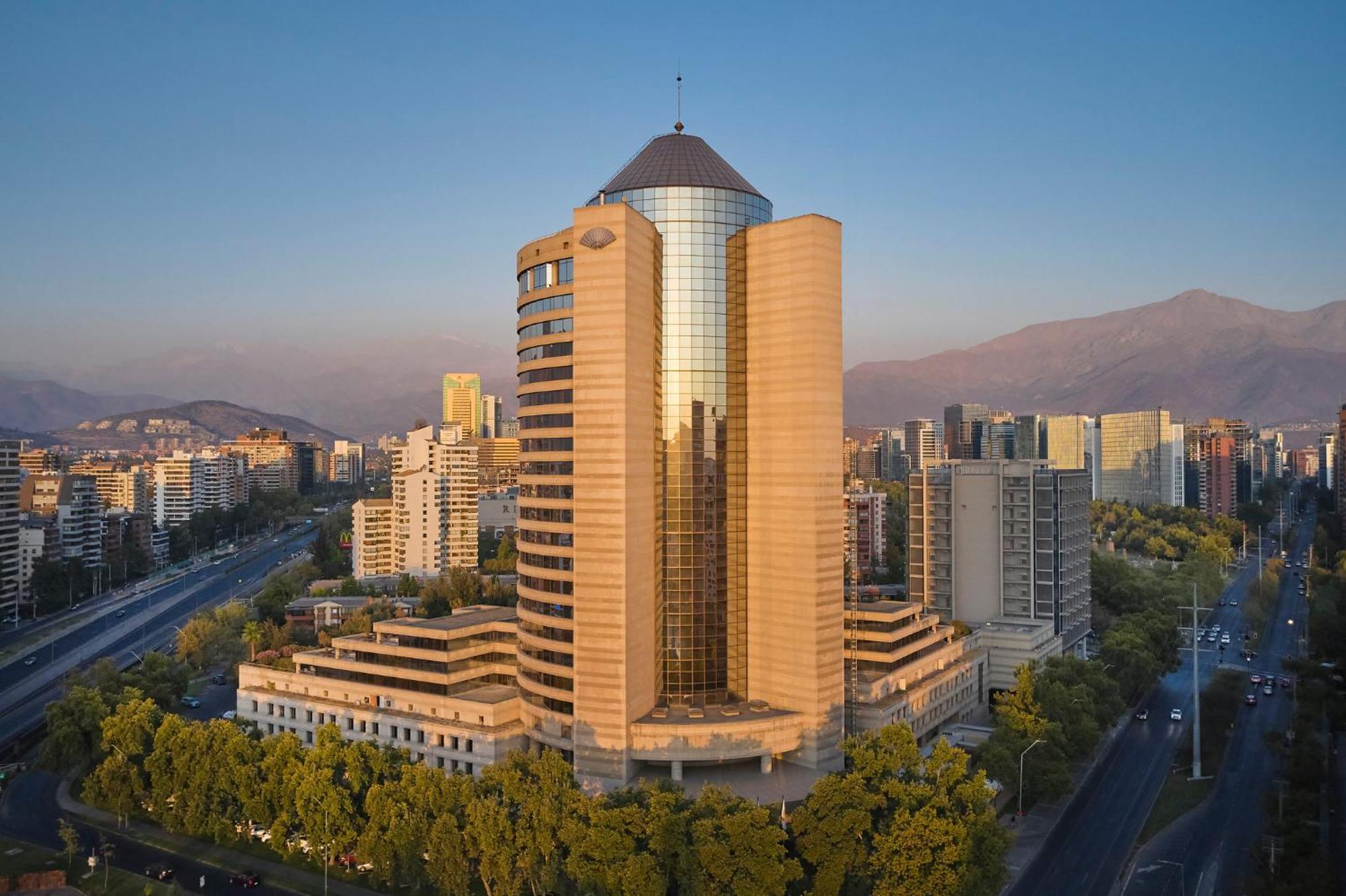 Отель Mandarin Oriental, Сантьяго Экстерьер фото The hotel in 2018