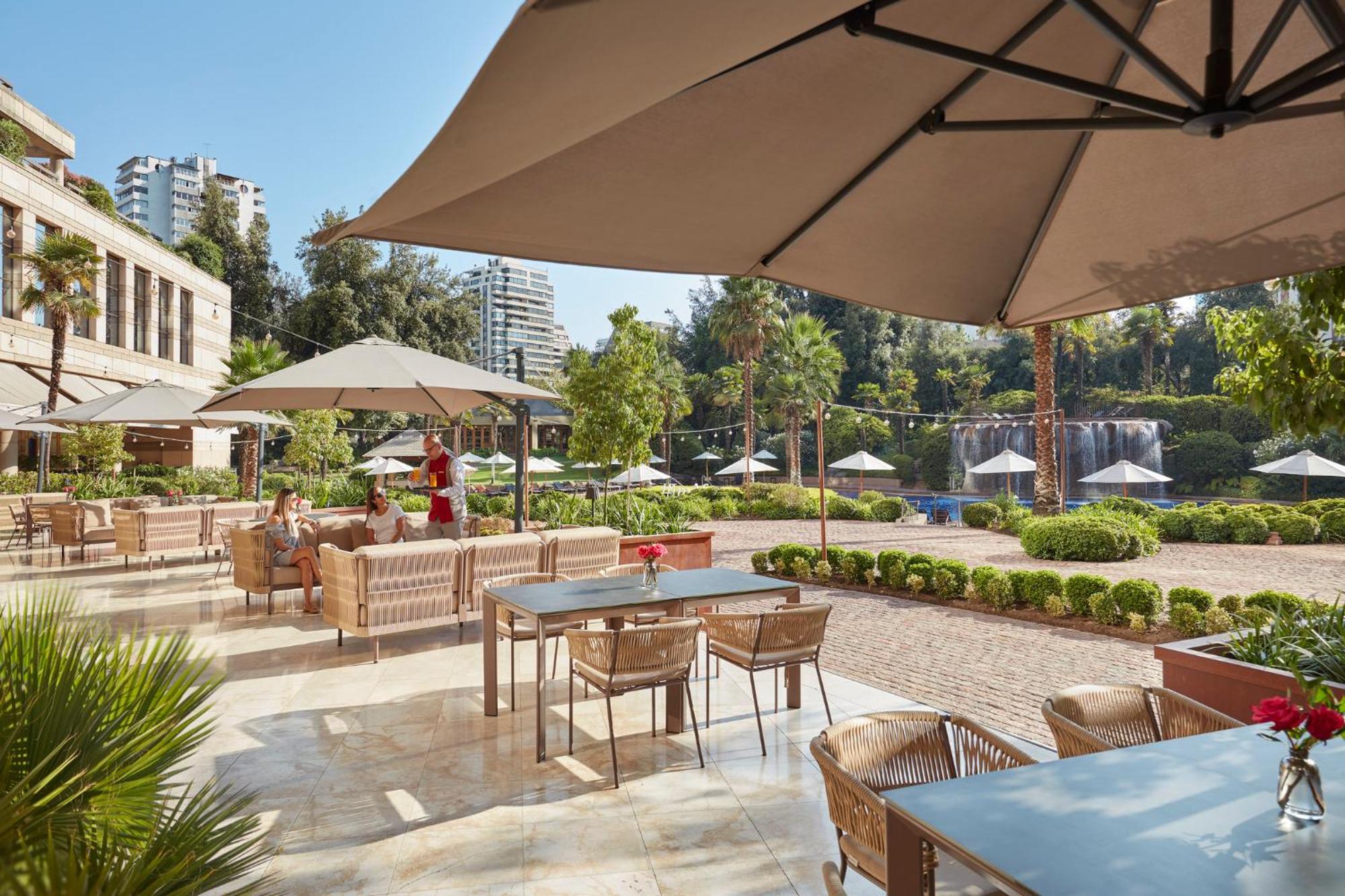 Отель Mandarin Oriental, Сантьяго Экстерьер фото The outdoor terrace